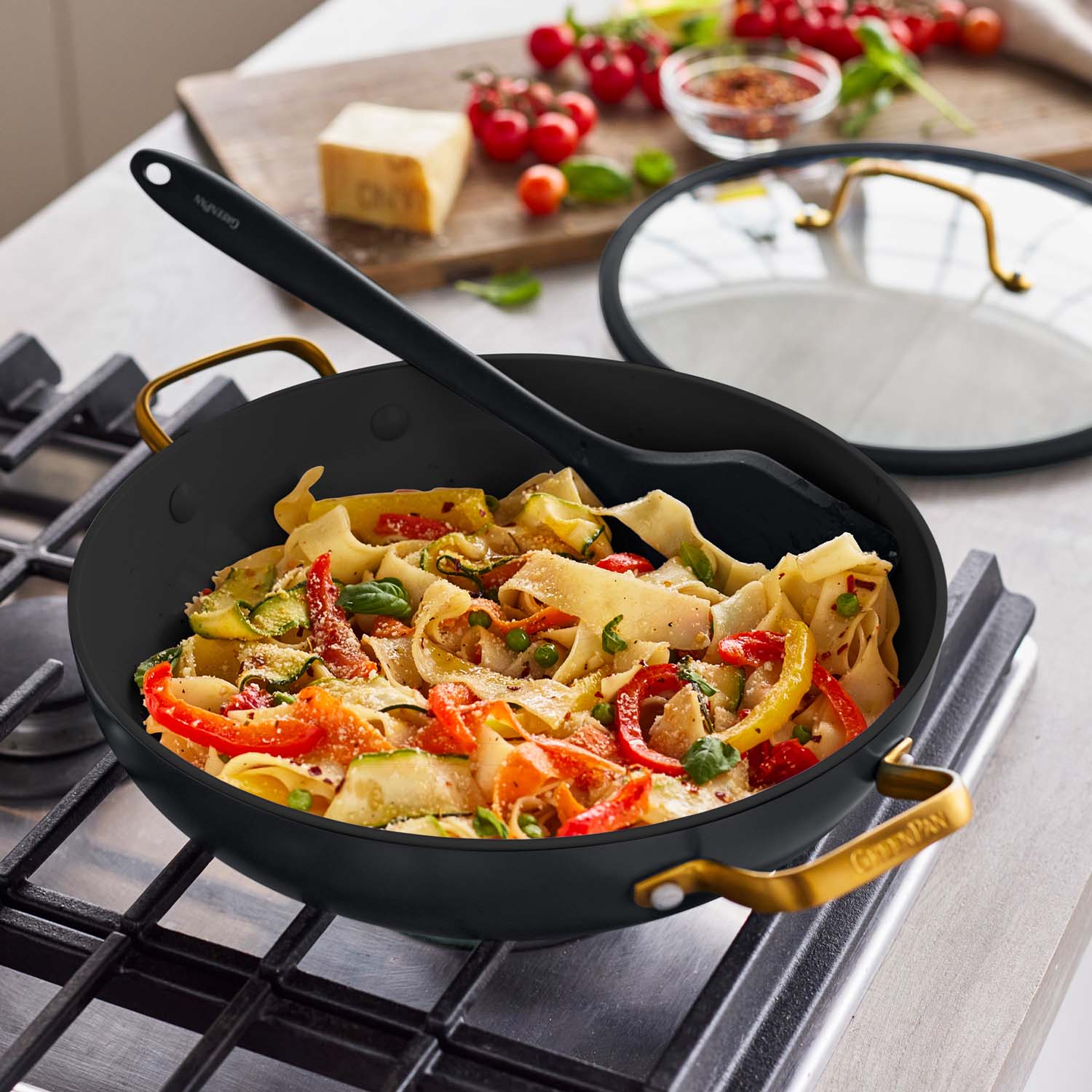 Reserve Pro Ceramic Nonstick 3.75-Quart Everyday Pan with Lid | Black - Image 2