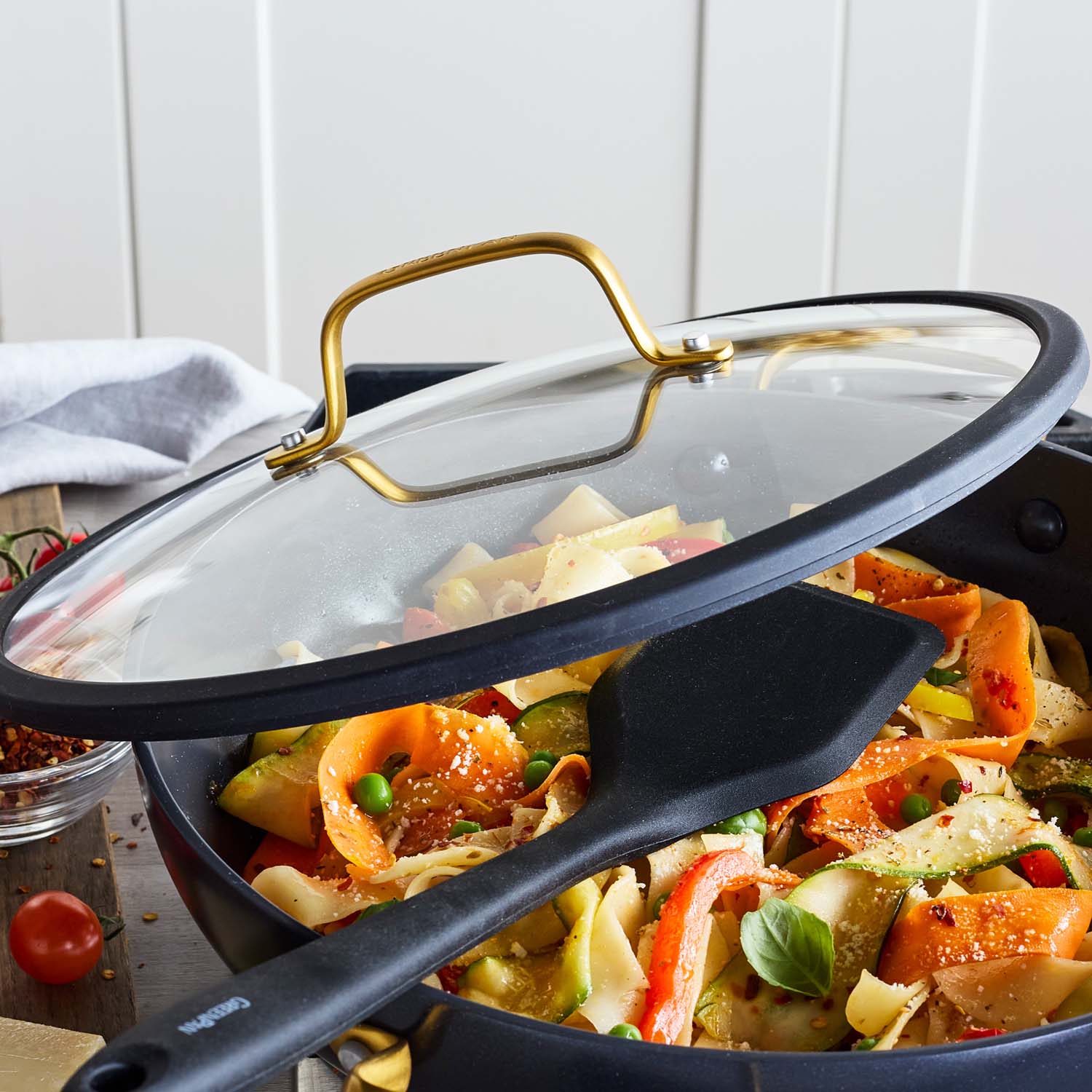 Reserve Pro Ceramic Nonstick 3.75-Quart Everyday Pan with Lid | Black - Image 3