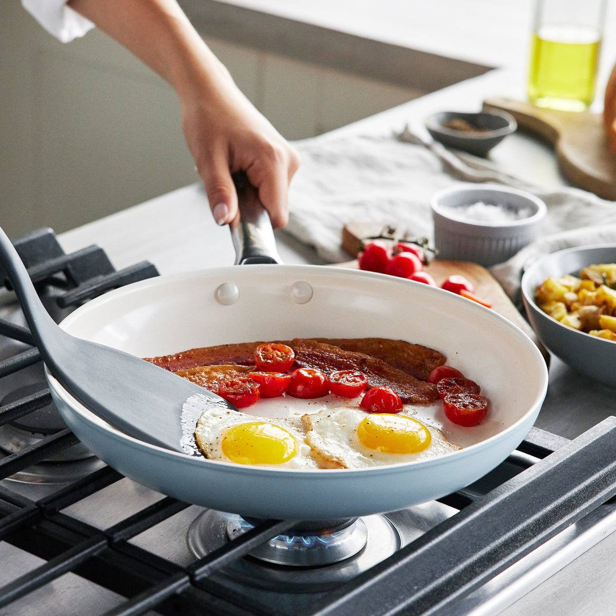 Padova Pro Ceramic Nonstick 8 and 10 Frypan Set - Image 6