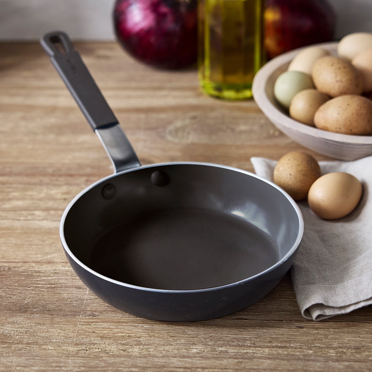 Bobby Flay by GreenPan Professional Ceramic Nonstick 8 Frypan | Black - Image 3