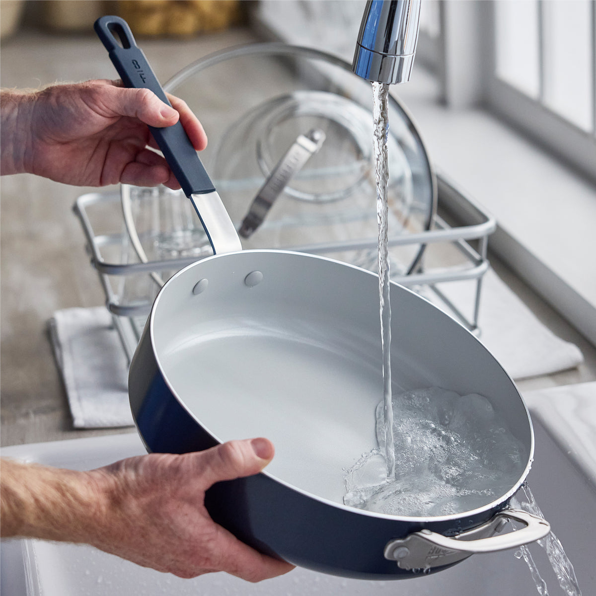 Bobby Flay by GreenPan Professional Ceramic Nonstick 4.5-Quart Sauté Pan with Lid | Oxford Blue - Image 9