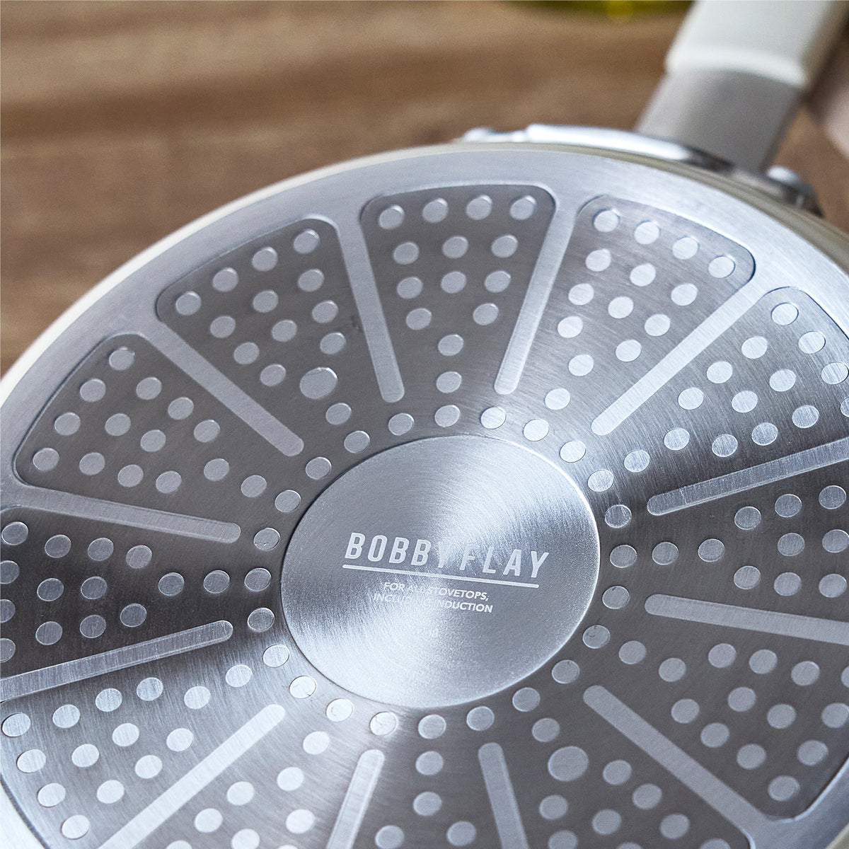Bobby Flay by GreenPan Professional Ceramic Nonstick 4.5-Quart Sauté Pan with Lid | Cream - Image 7