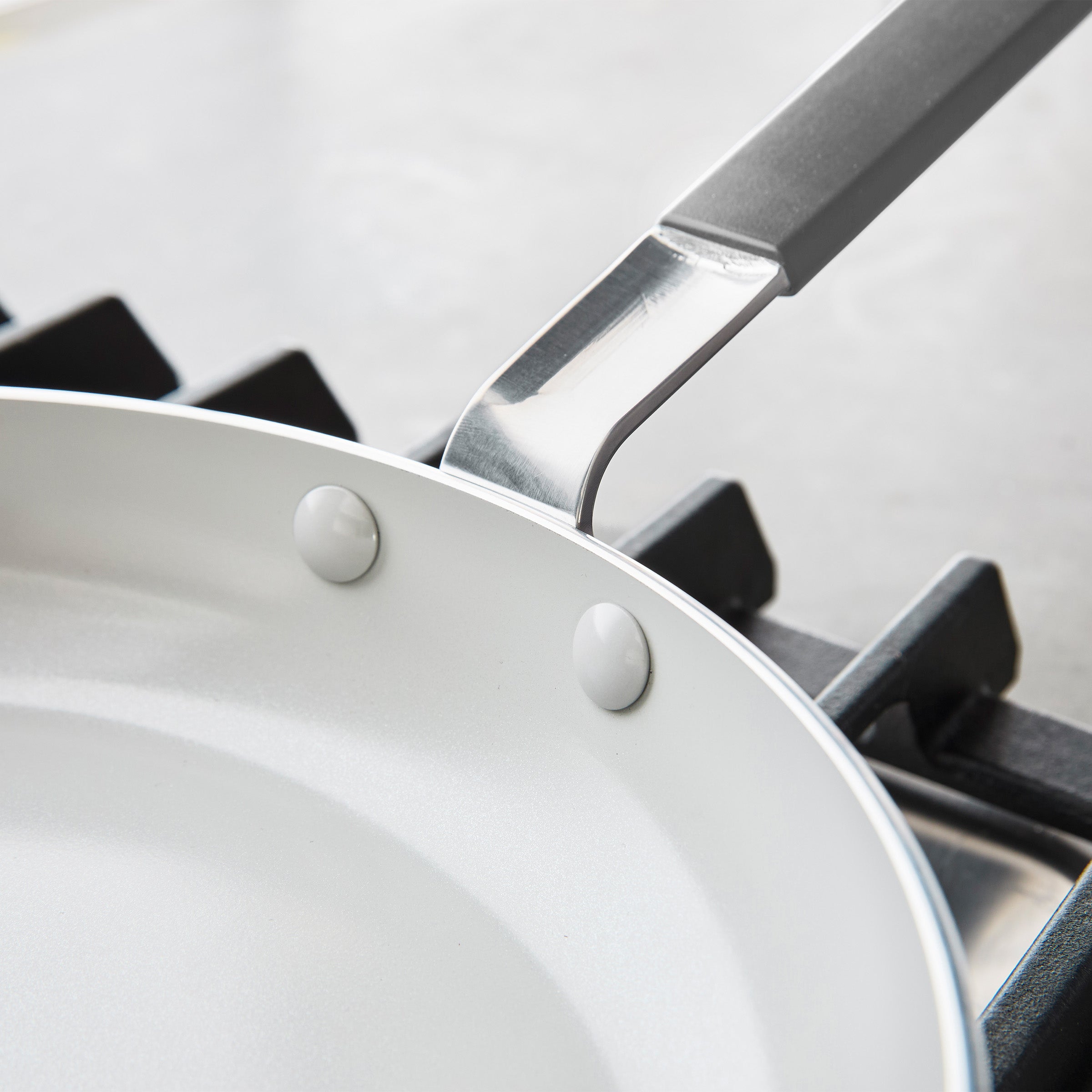 Bobby Flay by GreenPan Professional Ceramic Nonstick 10 Frypan | Graphite - Image 7