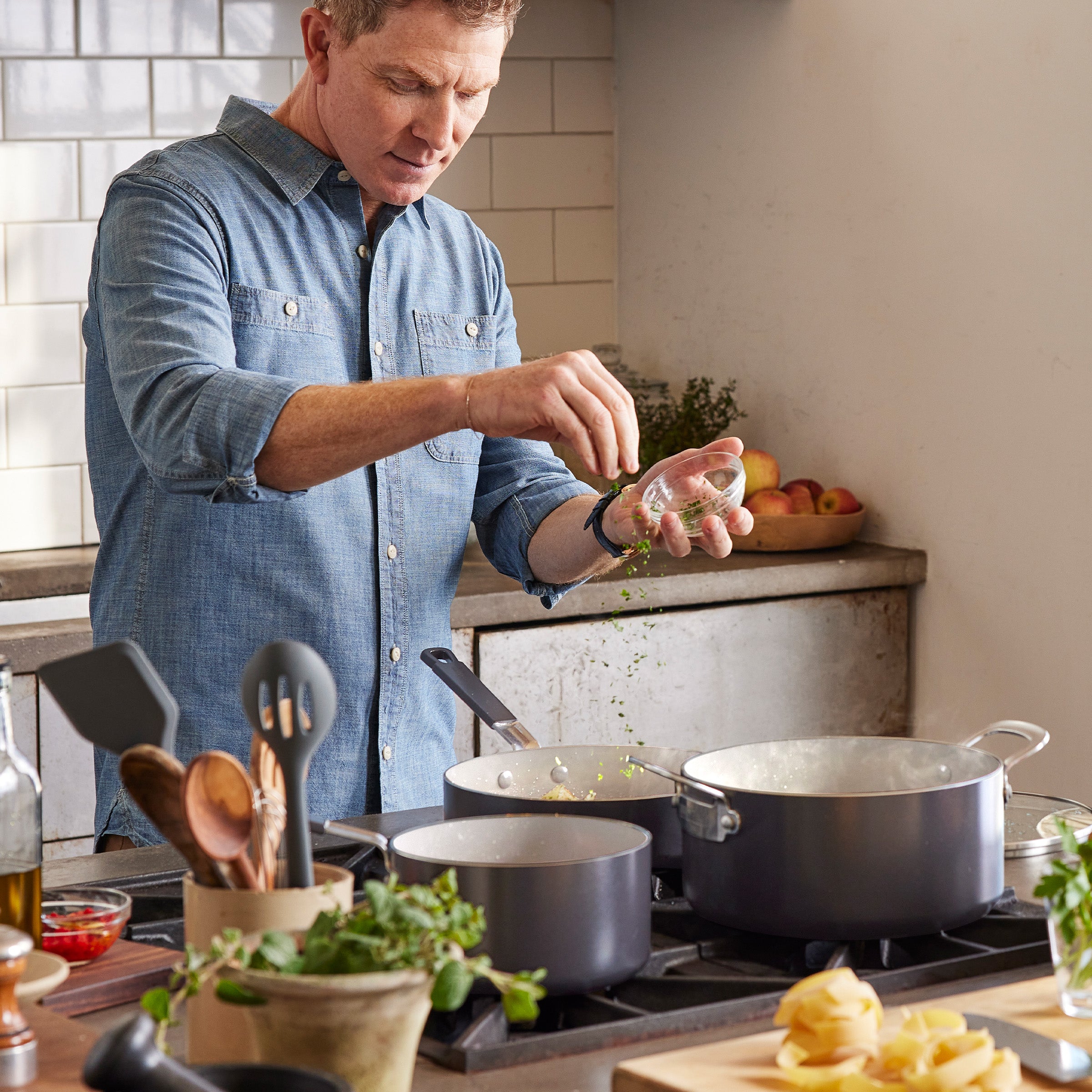 Bobby Flay by GreenPan Professional Ceramic Nonstick 10-Piece Cookware Set | Graphite - Image 4