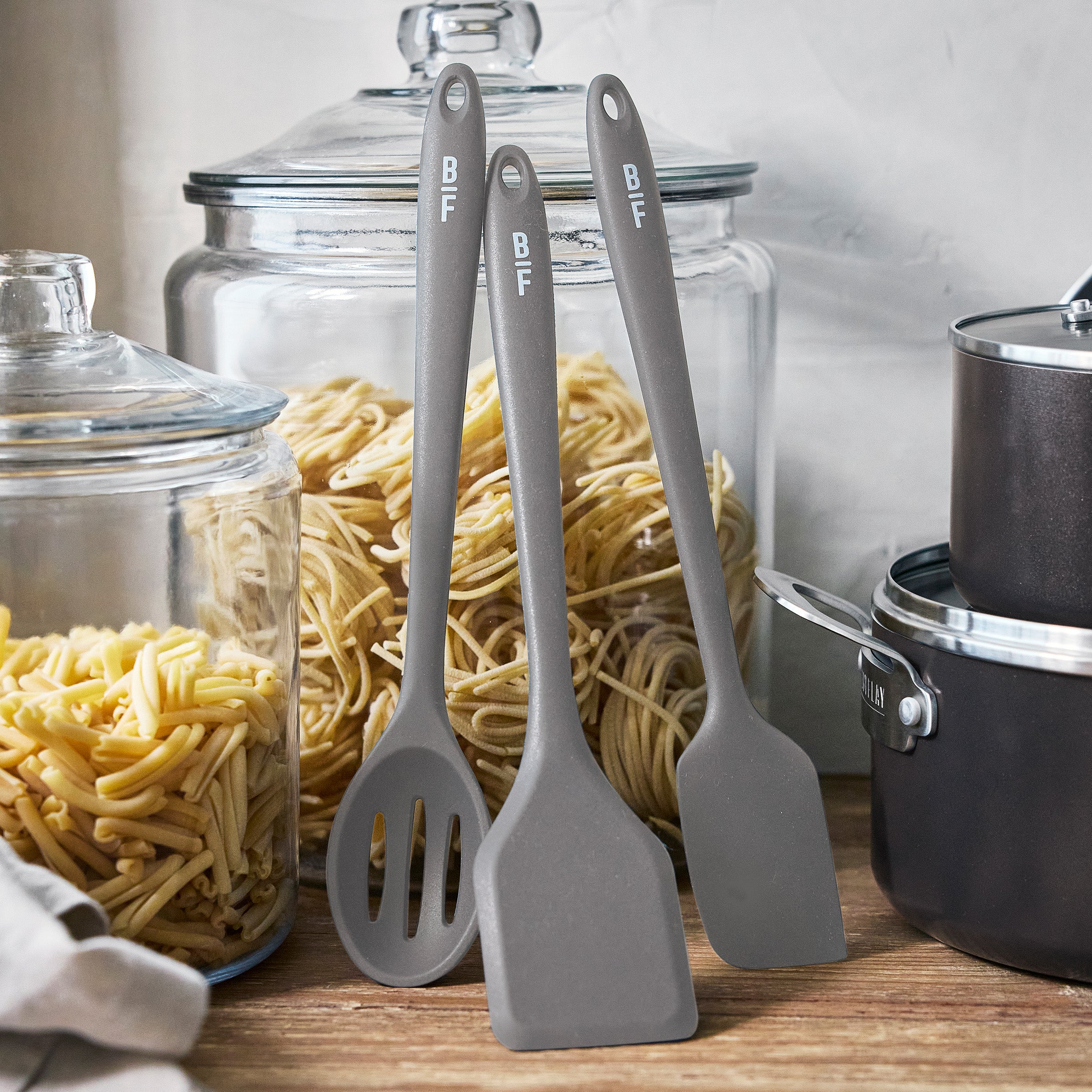 Bobby Flay by GreenPan Professional Ceramic Nonstick 16-Piece Cookware Set | Graphite - Image 9